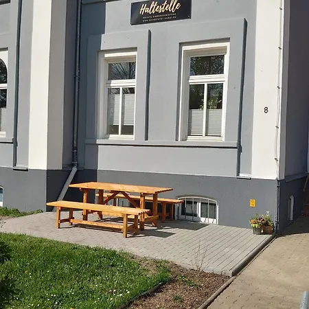 Haltestelle - *