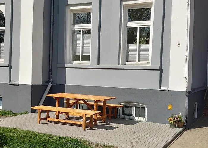 Haltestelle - *