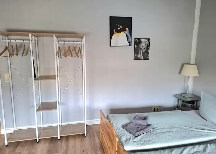 Haltestelle - *